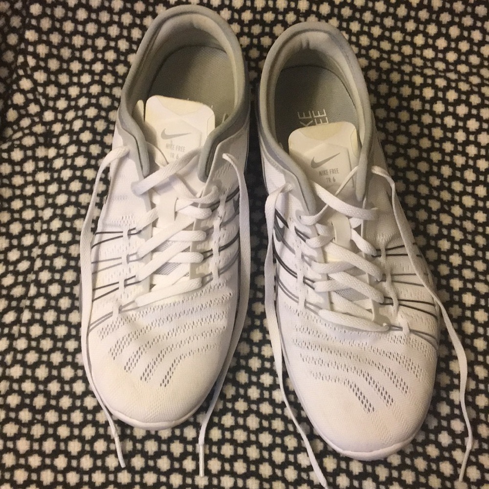Nike Free trainer 6, white, size 9. Excellent!!